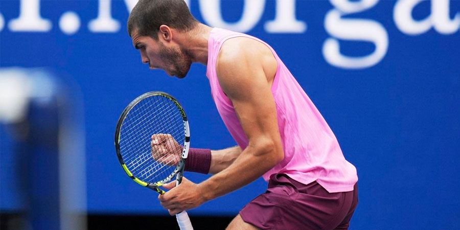 Alcaraz no da opción a Djokovic, y a avanza a la final sin ceder ni un set (6-4, 7-6, 6-2) | VIDEO-RESUMEN